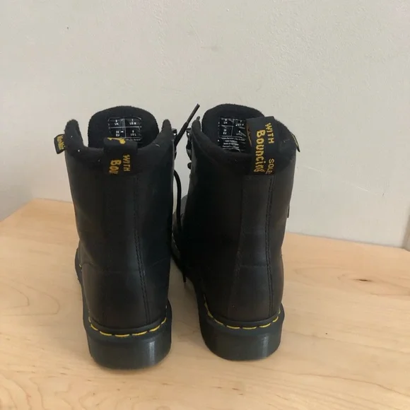 Insulated Dr. Martens - Picture 5 of 7